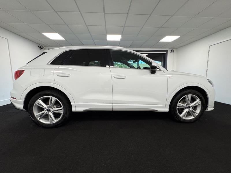 Audi Q3 Photo 74d6dc19-3f1a-4733-9226-df9c3bb2d25c.jpg