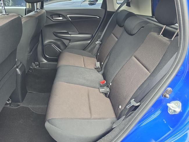 Honda Jazz Photo 74dc9e27-d740-4713-bf96-a9bb09ffd671.jpg