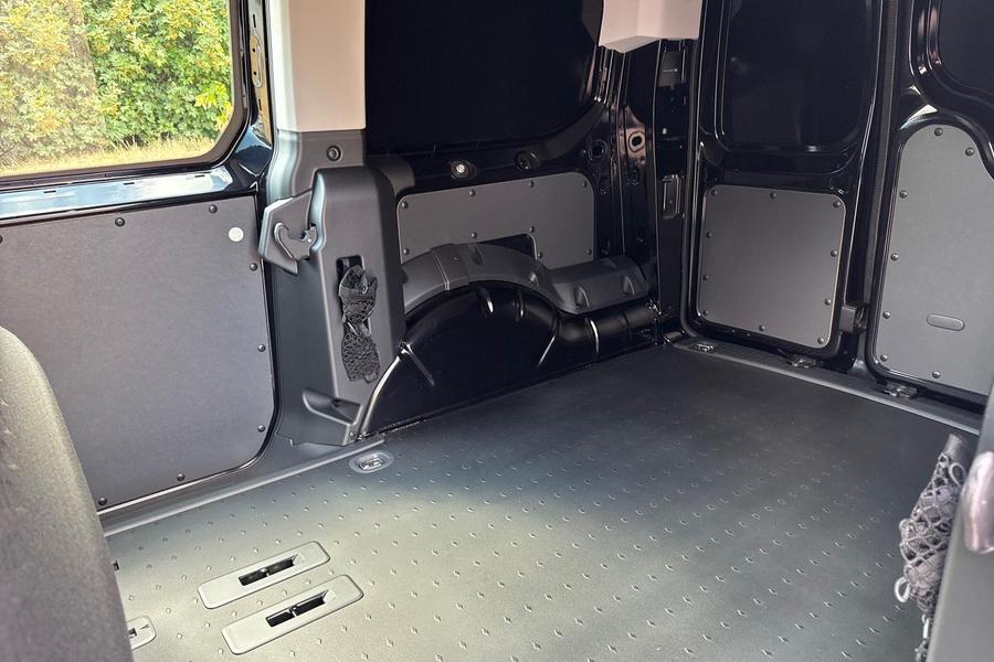 Ford TRANSIT CONNECT Photo 74e72042-2a5d-4290-bfb7-86978ace5762.jpg