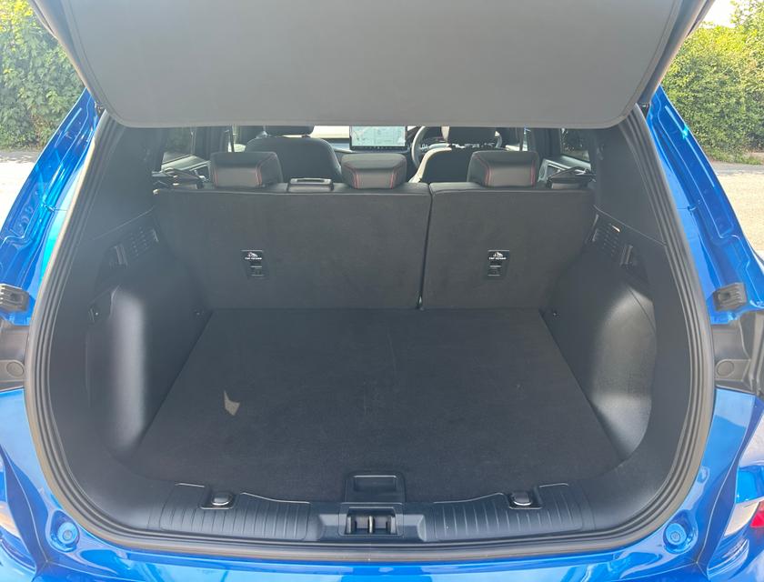 Ford Kuga Photo 74ec6e7d-a264-4777-9a41-2d5df4223392.jpg