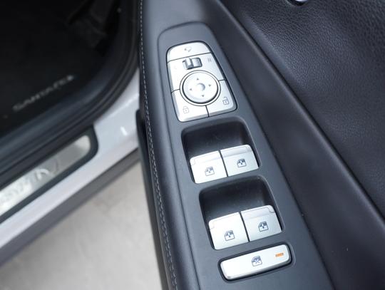 Hyundai Santa Fe Photo 7500834b-49bf-49d5-b495-055d456b992a.jpg