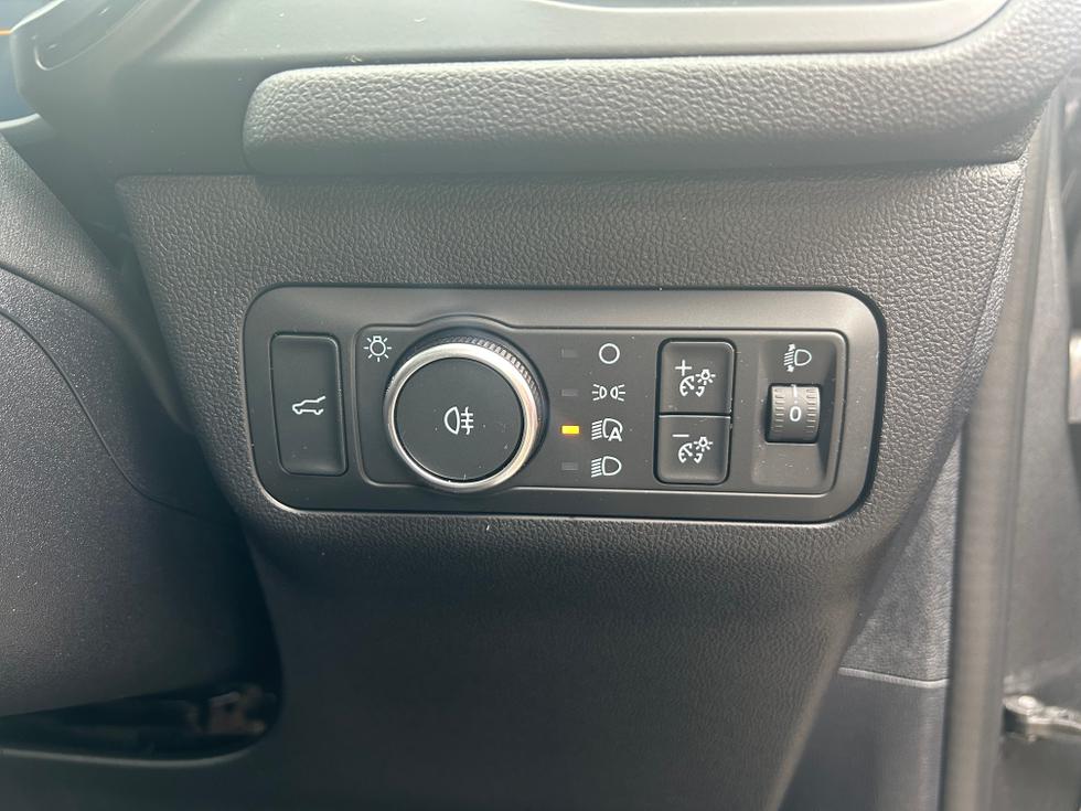 Ford Kuga Photo 7501153e-361a-496b-aecc-b7e148ac6436.jpeg
