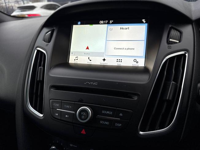 FORD Focus Photo 32