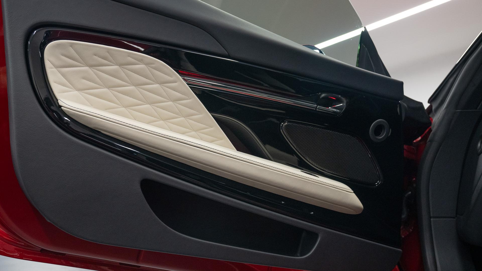 Aston Martin DB12 Photo 75287390-dad5-4433-9846-dba69e8bc2ce.jpg