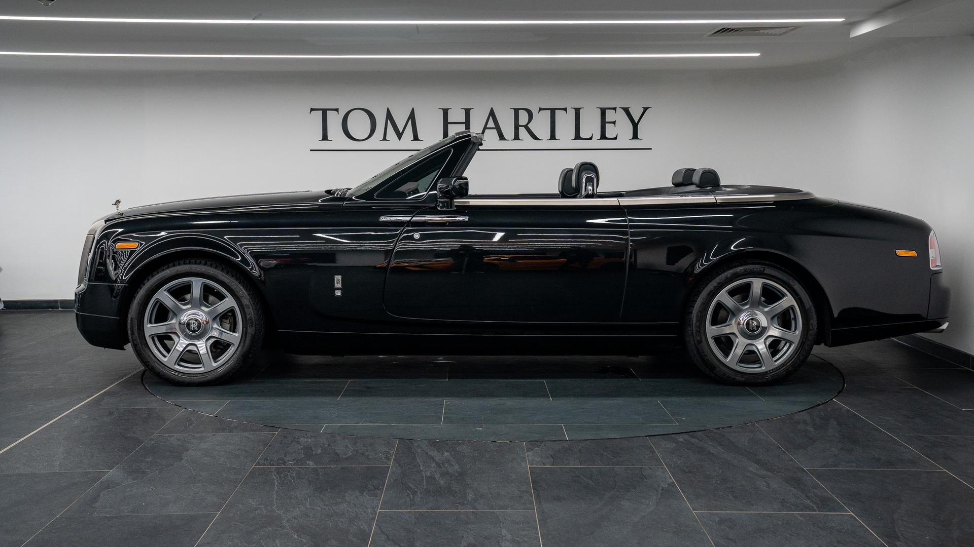 Rolls-Royce Phantom Photo 754db211-f261-4fe9-9b1f-b70fa38a9e3e.jpg