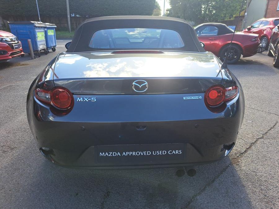 Mazda MX-5 Photo 756473d4-c6ae-4e04-8ceb-094c39af6864.jpg
