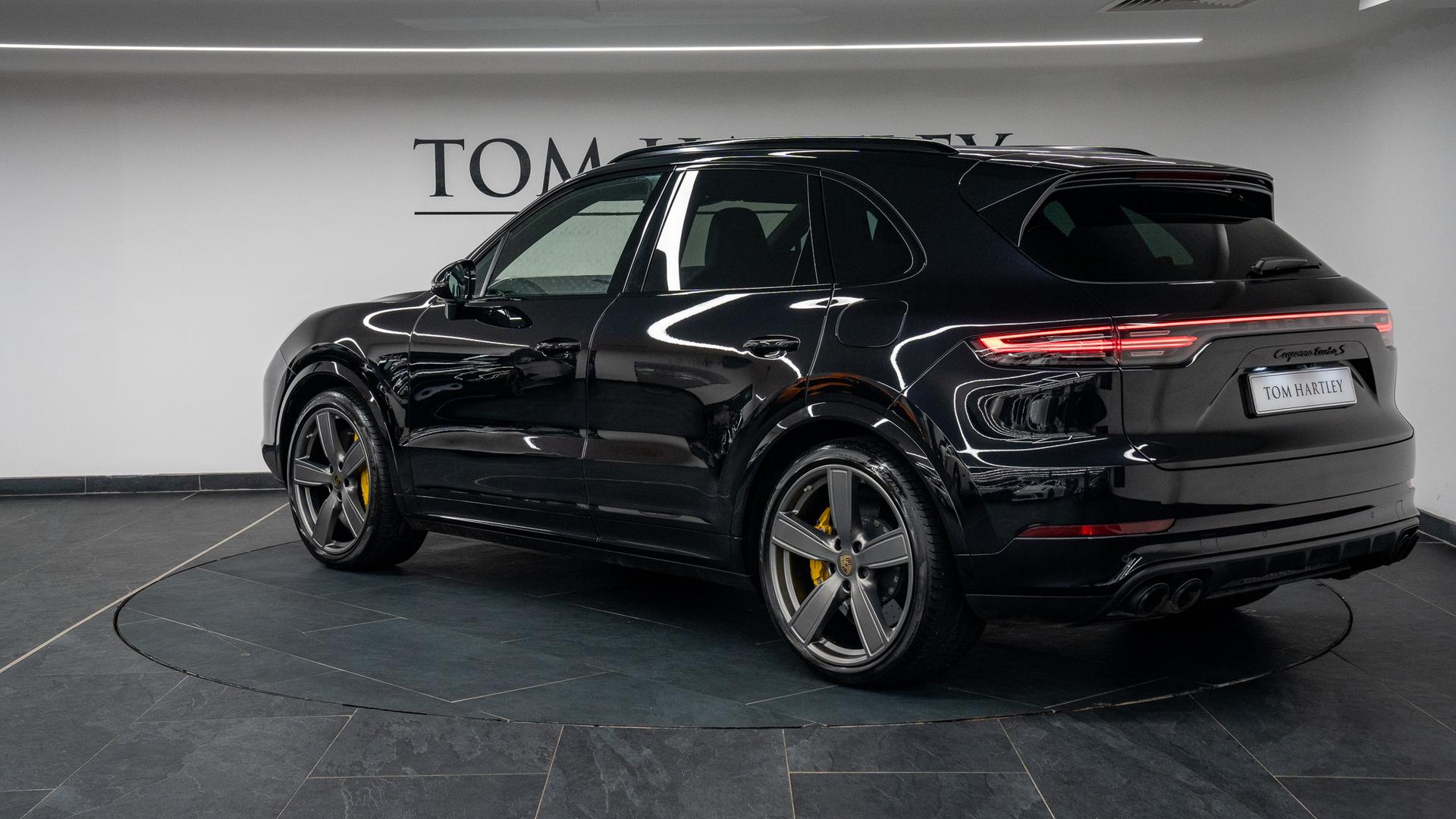 Porsche Cayenne Photo 7573de70-92e7-4992-87fc-3e5c160b1679.jpg