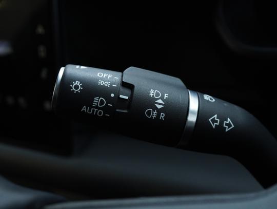 Land Rover Defender 90 Photo 75769315-36f3-49ba-84d2-be5bb1bec182.jpg