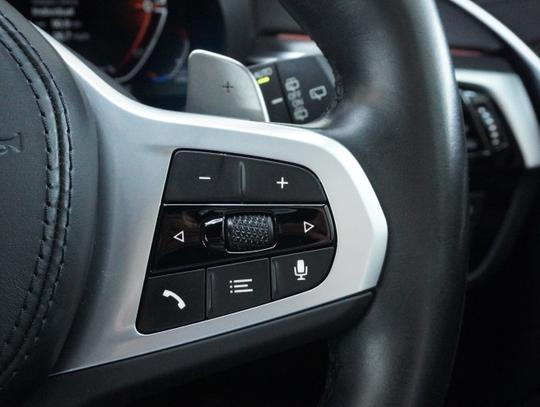 BMW 5 Series Photo 7584c7a7-9e8c-4427-8f93-4c40b63b624f.jpg