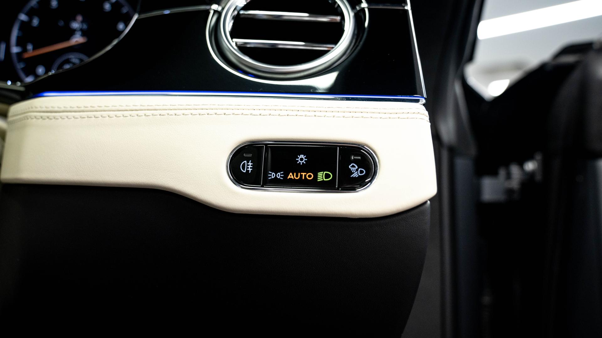 Bentley Continental Photo 75878c0d-965d-4900-b677-7eeb9fb5c239.jpg