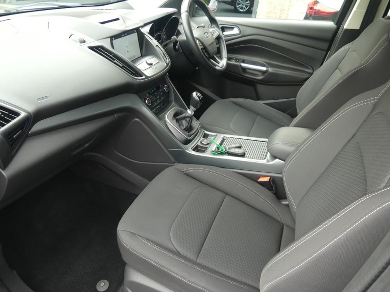 Ford Kuga Photo 7597132a-ebde-4288-a25d-53cb51e0d8f7.jpg