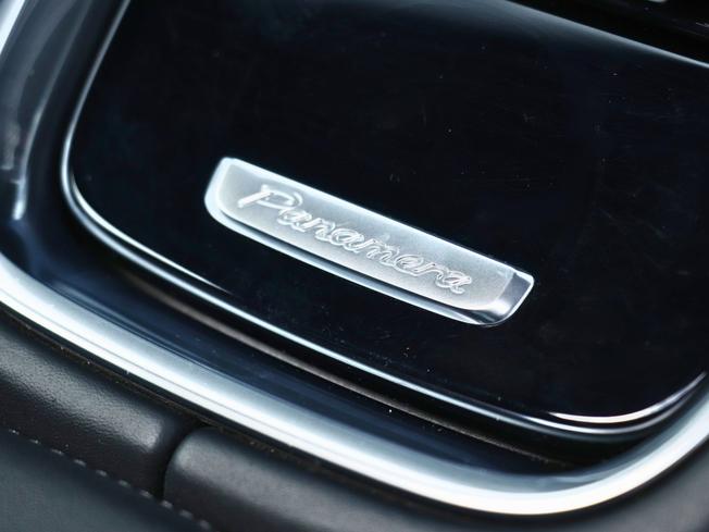 PORSCHE Panamera Photo 49