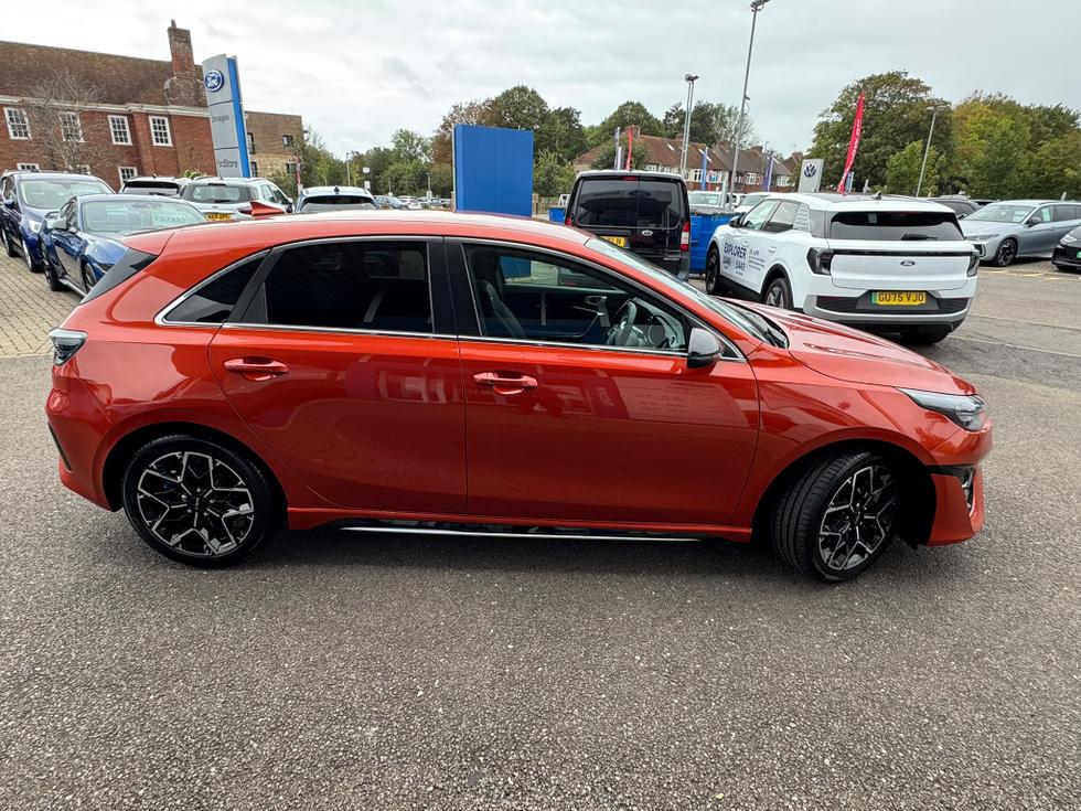 Kia Ceed Photo 75ac8d95-65ef-4de5-a3a3-239bfcaf1535.jpeg