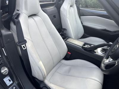 Mazda MX-5 RF Photo 10