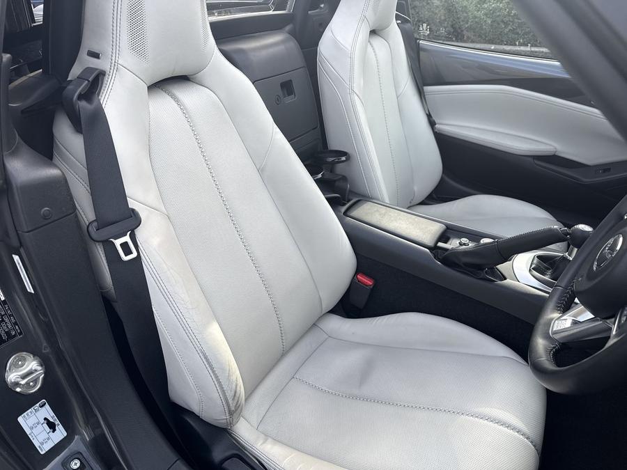Mazda MX-5 RF Photo 75b3c4fa-6d5f-4522-ae8a-eaa3cbfcec2d.jpg