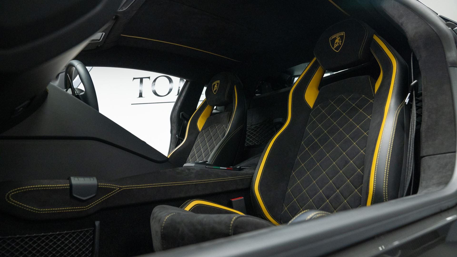 LAMBORGHINI Aventador Photo 75e851e1-0692-400d-af08-b3e5188c7e4f.jpg