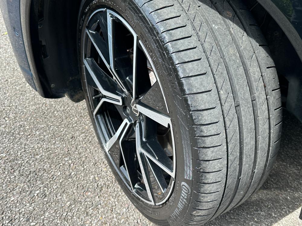 Used Volkswagen Tiguan D7CEB 17
