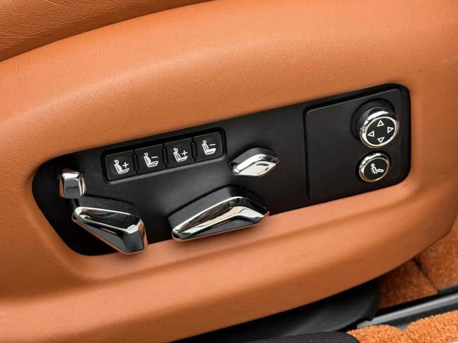 BENTLEY Flying Spur Photo 19