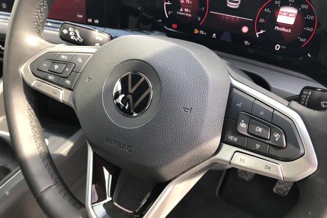 VOLKSWAGEN Golf Photo 23