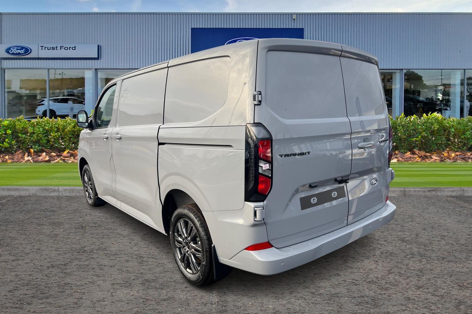 Ford TRANSIT CUSTOM Photo 1