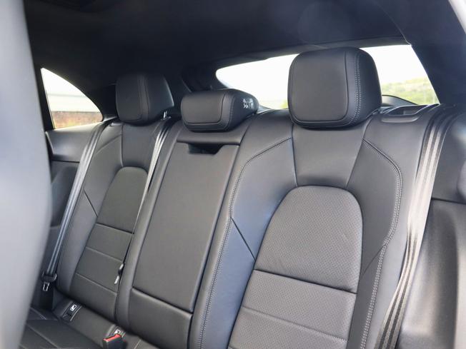 PORSCHE Macan Photo 30