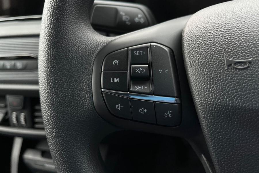 Ford TRANSIT COURIER Photo 761bd9b5-2b98-4eae-b157-aef0617dfa5b.jpg
