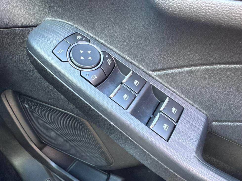 Ford Kuga Photo 7622456c-e19b-45c2-ba8c-ab074bdc73a1.JPEG