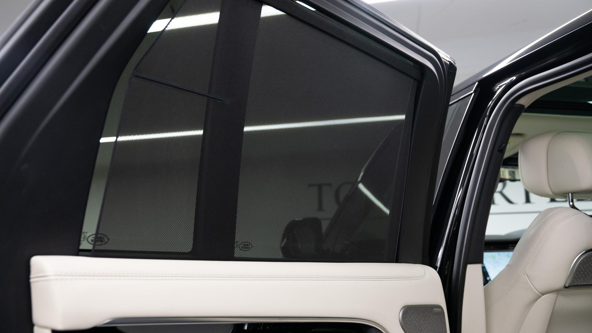 Land Rover Range Rover Photo 76224f77-97ee-4409-8445-22590fa3c520.jpg