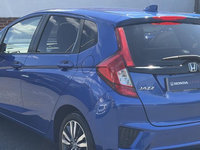 Honda Jazz Photo 762365b2-8ace-412d-bd59-91d9a5968aa4.jpg