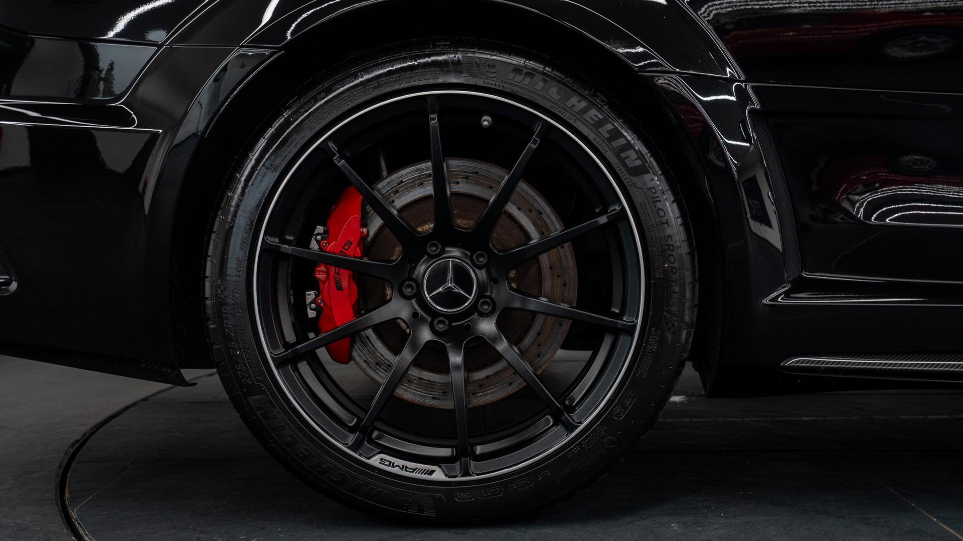 Mercedes-Benz C63 AMG Photo 76266546-2af3-40bc-9da6-d2eda08397dd.jpg