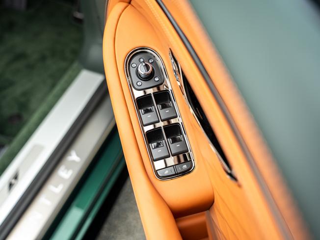 BENTLEY Continental GTC Photo 34