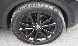 Jaguar E-PACE Photo 30