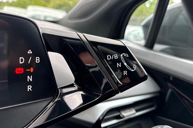 VOLKSWAGEN ID.4 Photo 32