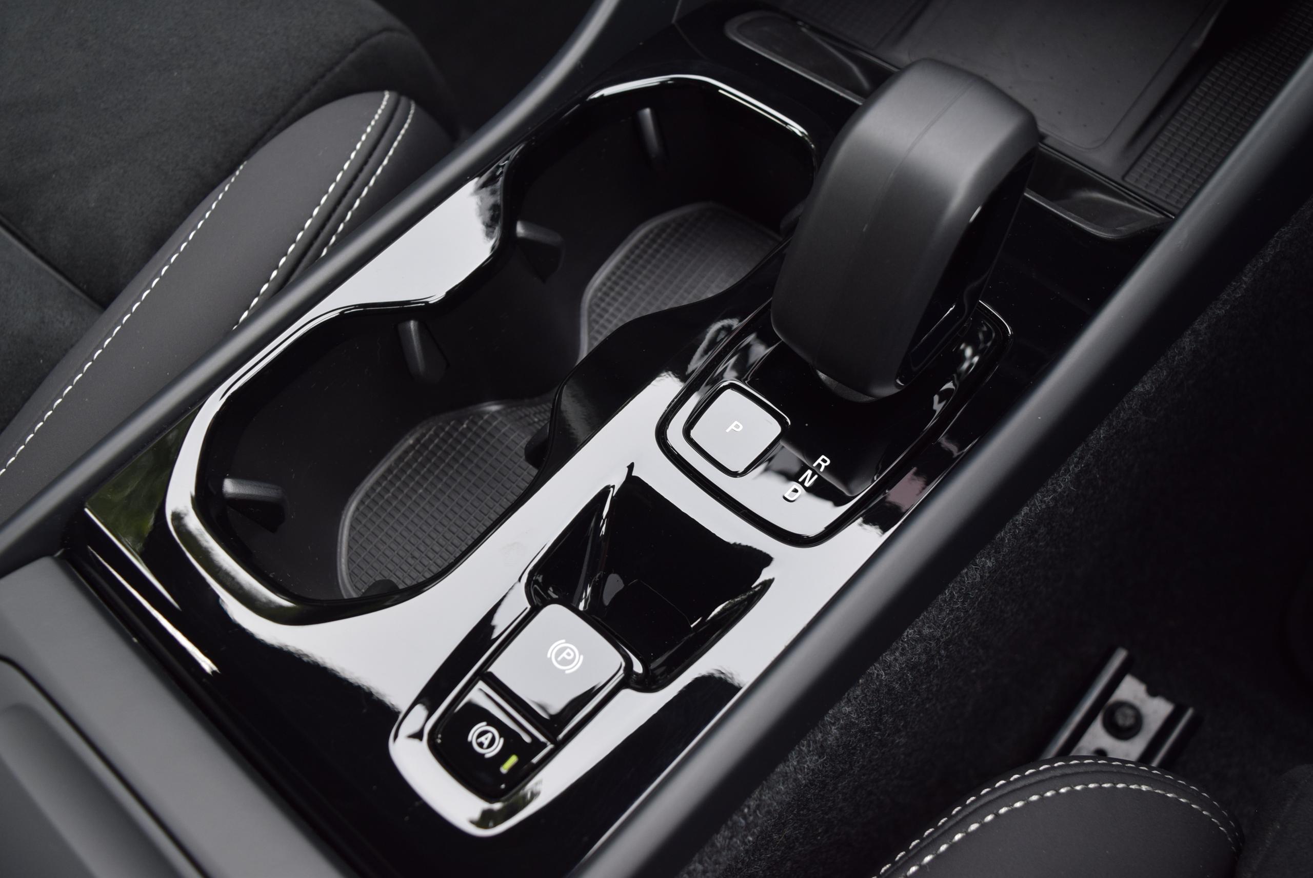 2026 VOLVO XC40 2.0 B4P Plus Dark 5dr Auto - vehicle photo 26 for sale on PureCar