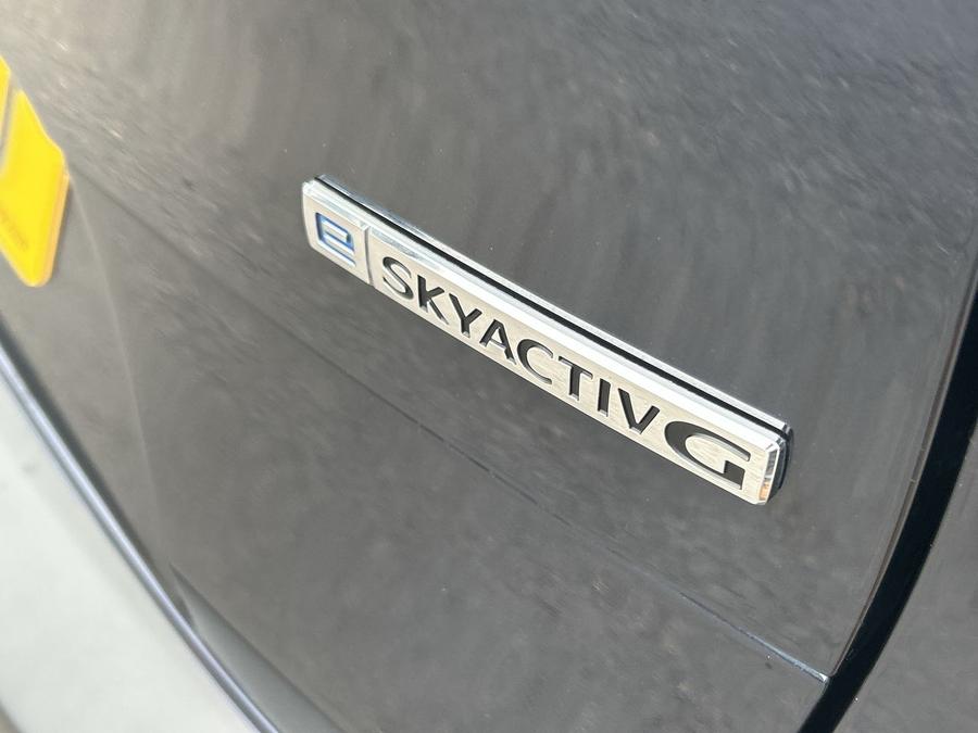 Mazda CX-30 Photo 765e2b07-a2bc-4492-ab07-8abd2d8bd80a.jpg