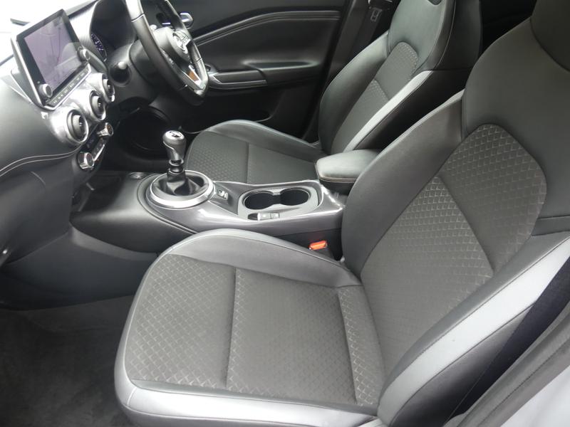 Nissan Juke Photo 76639881-882b-49b5-8593-30bdb2bf31a2.jpg