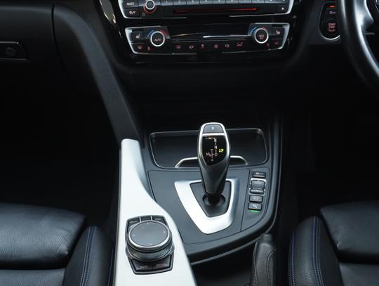 BMW 4 Series Gran Coupe Photo 7666f368-1a05-49cf-96cf-69f223e54a49.jpg