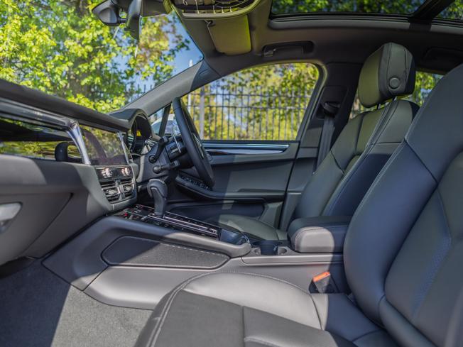 PORSCHE Macan Photo 8