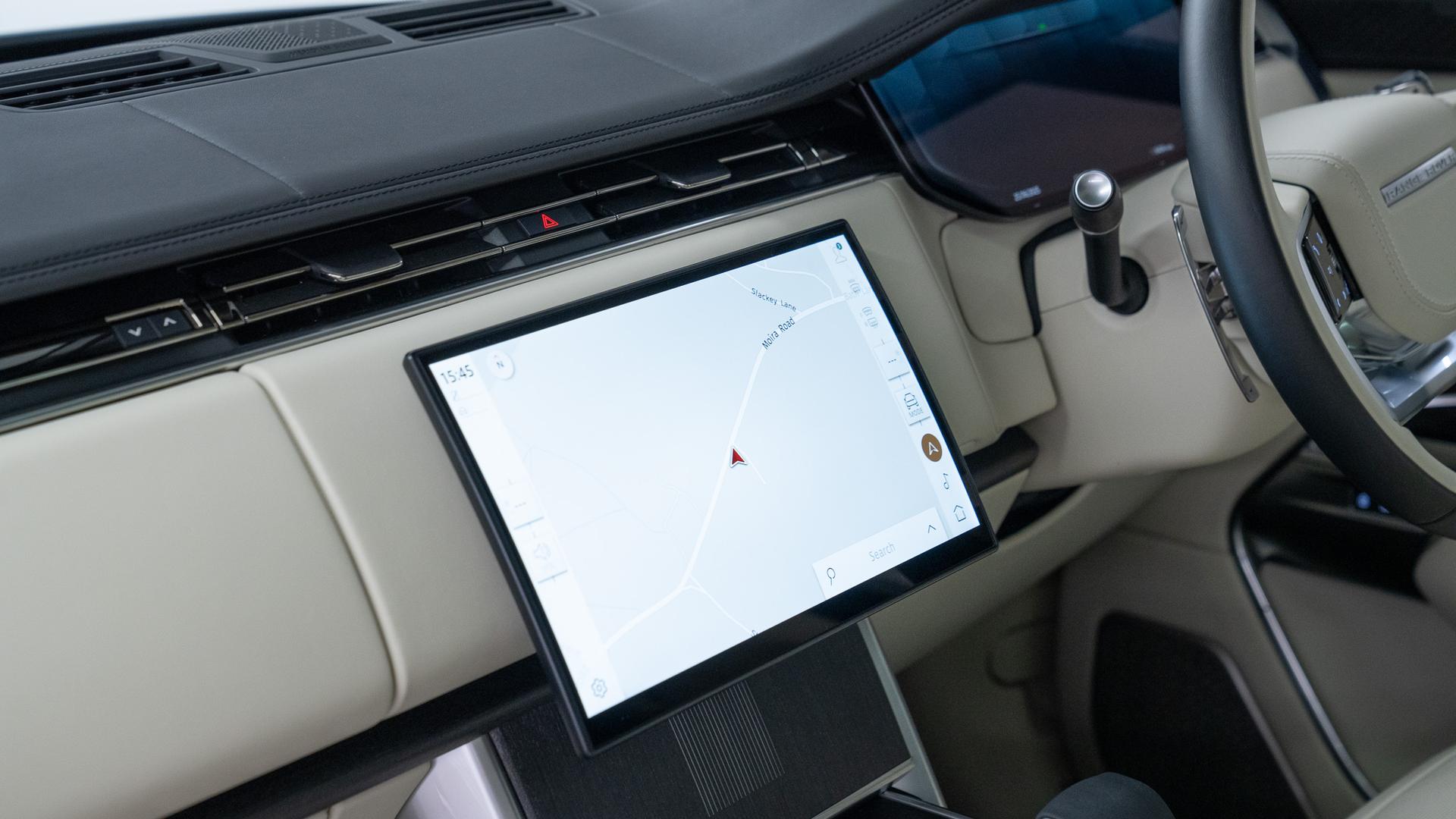 Land Rover Range Rover Photo 7670c1ee-93e8-4bfa-a63e-29214426536d.jpg