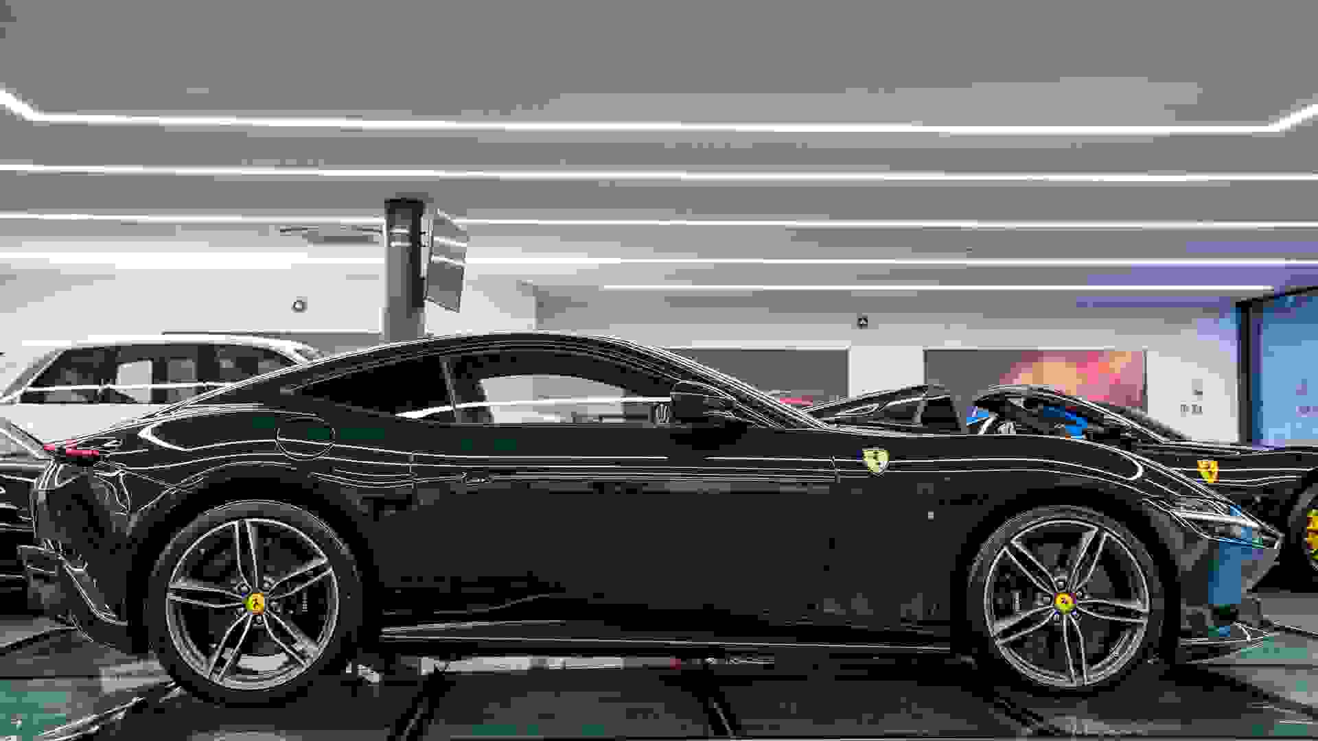 Ferrari ROMA Photo 76834917-f906-4d6d-8045-c156684ef595.jpg