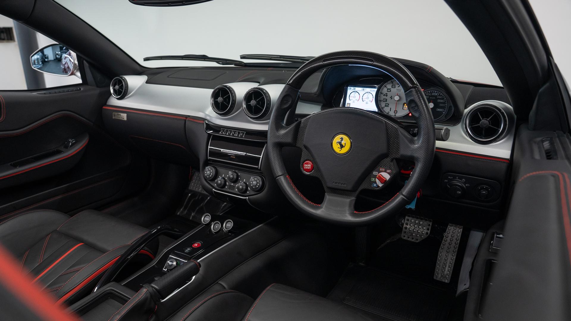 Ferrari 599 Photo 769c0dfe-8875-4cd8-875f-1760be0be68c.jpg