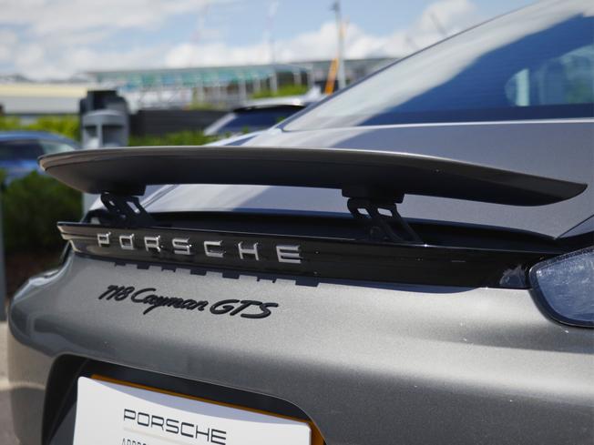 PORSCHE 718 Cayman Photo 44