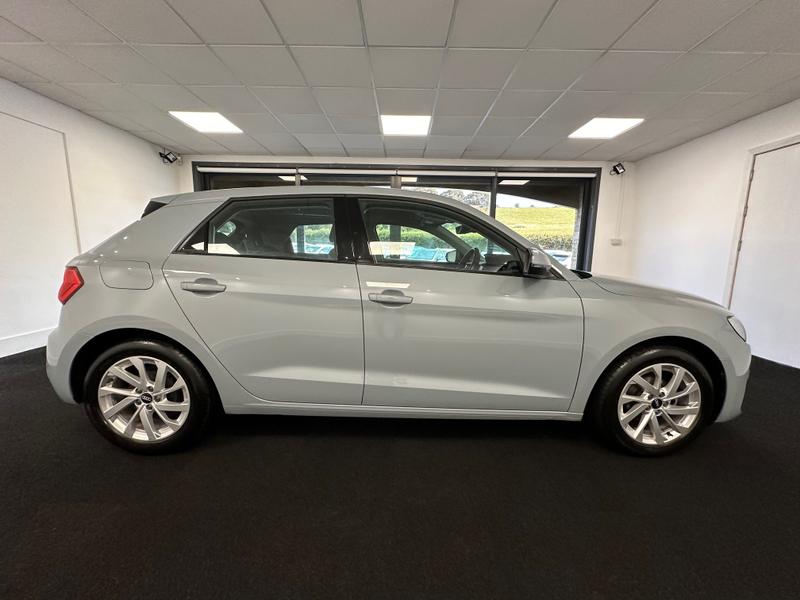 Audi A1 Photo 76a4cb03-3fa8-491b-8a4d-f3e0459b2d53.jpg