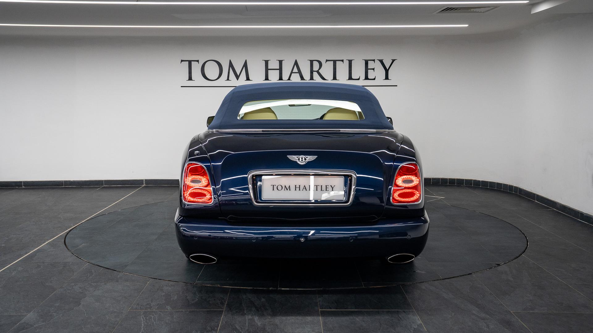 Bentley Azure Photo 76adfd19-7168-49e6-97a1-cb21a42d70f9.jpg
