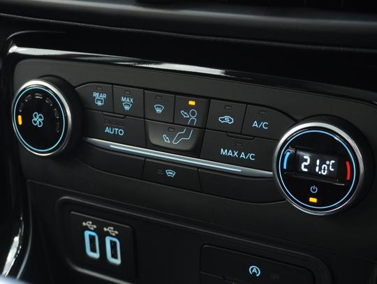 Ford EcoSport Photo 76b49f2e-349a-458e-8699-df5f55fb6d9e.jpg