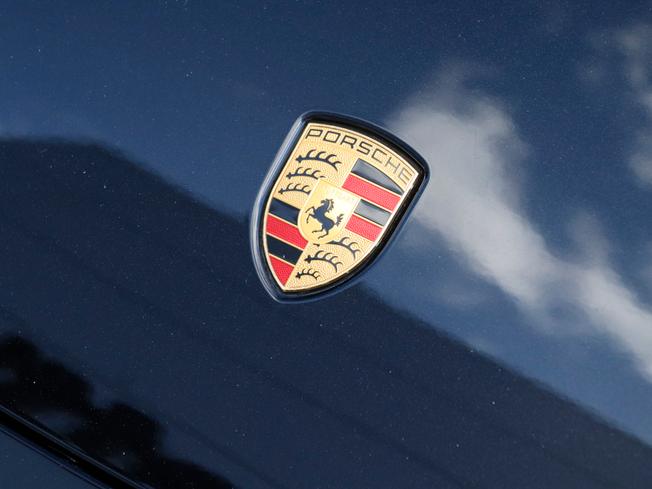 PORSCHE Taycan Photo 10
