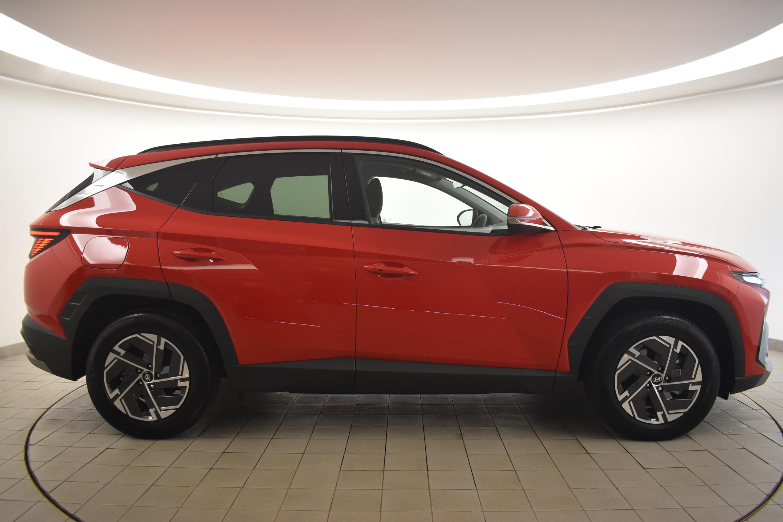 2025 HYUNDAI TUCSON 1.6T Plug-in Hybrid Advance 5dr Auto - vehicle photo 2 for sale on PureCar