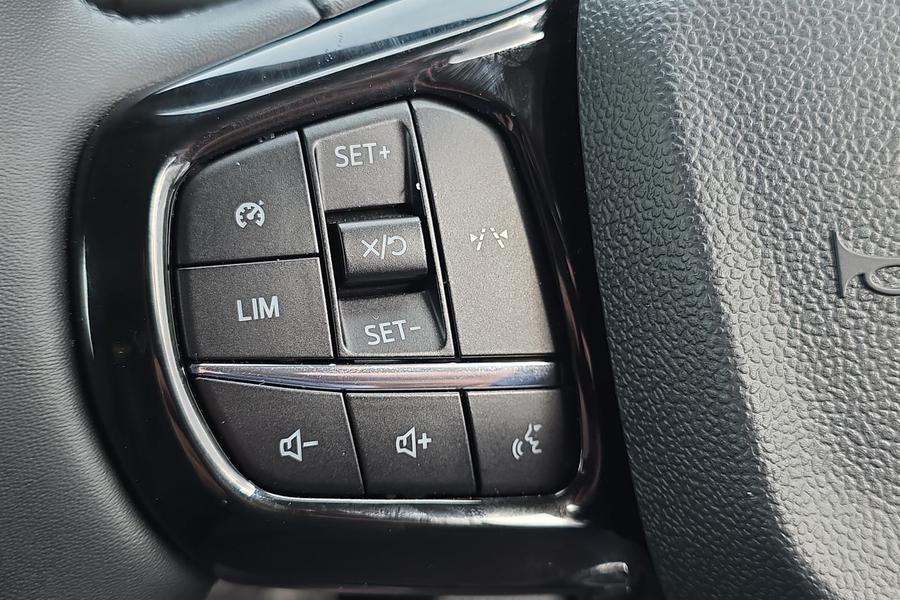 Ford TRANSIT CUSTOM Photo 771608b6-f07b-42a5-a460-ce415d7ca703.jpg