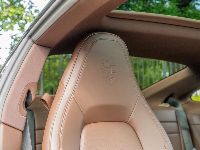 PORSCHE 911 Photo 13