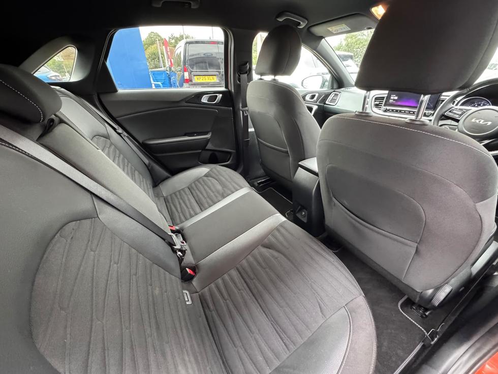 Kia Ceed Photo 772d94ba-6fe6-4d43-ab58-a87ce54d150a.jpeg